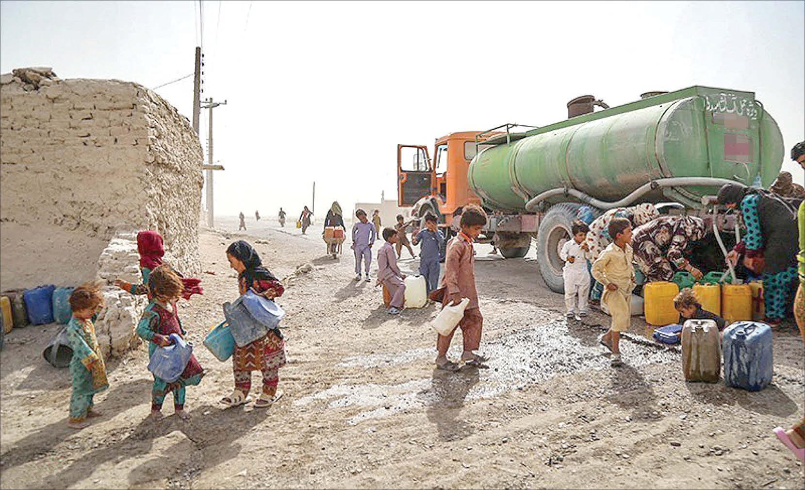 ۴۳۰ روستای چابهار با تانکر آب رسانی می شود