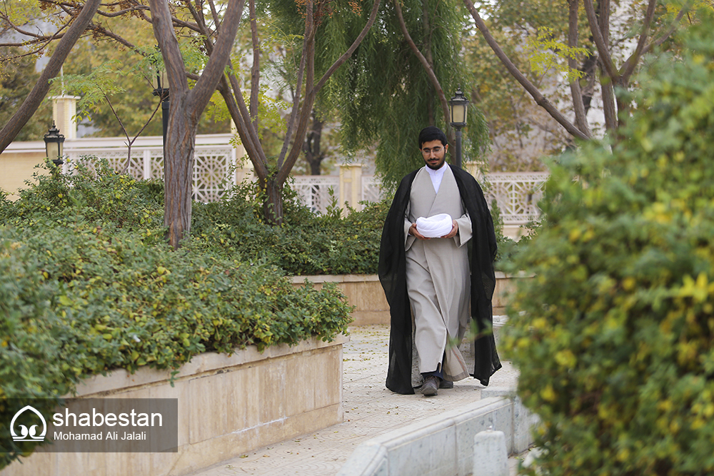 طلاب مدرسه علمیه ابوطالب (ع) در «مسجد منیریه» ملبس شدند