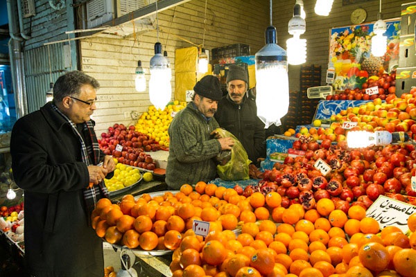 ۵۴ بازرس بازار شب یلدای استان سمنان را رصد می کنند