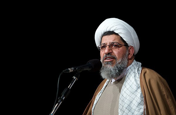 آذربایجان با محدودیت حجاب، نمی‌تواند باورهای اسلامی مردم را از بین ببرد