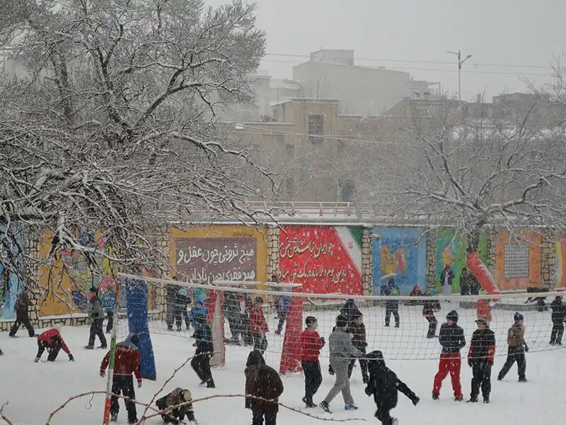 تعطیلی  برخی مدارس گیلان به علت یخبندان