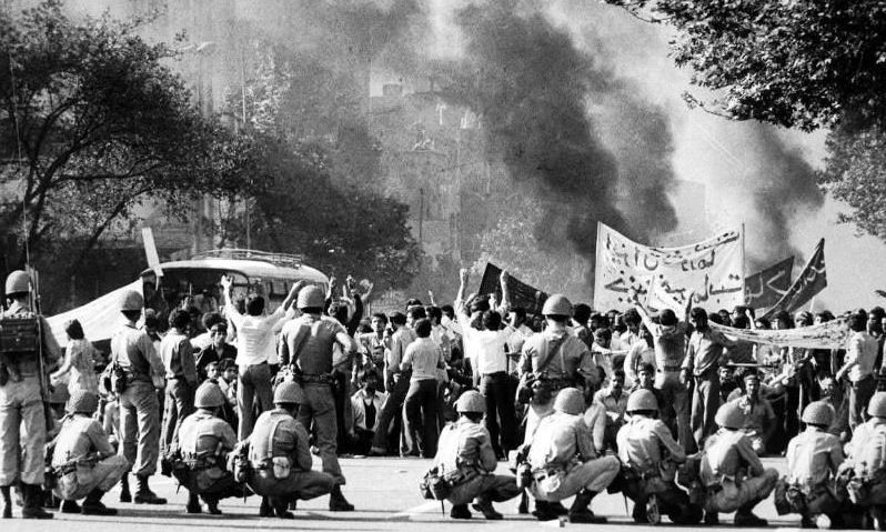  نوارهایی که در جعبه نان برنجی ماندند/وضعیت انجدان در دوران انقلاب