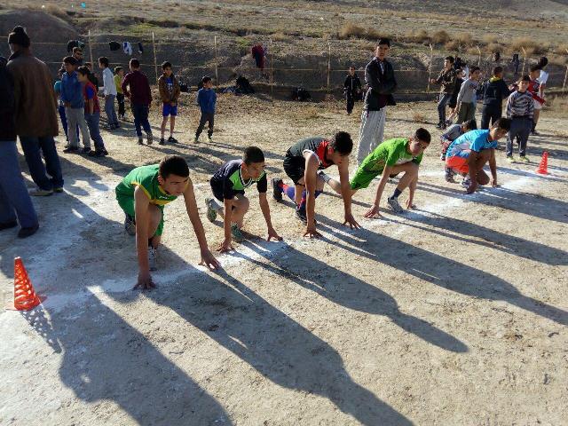  مسابقه بزرگ «دو میدانی» جام فجر در روستای گرده صفرباقری بندرعباس