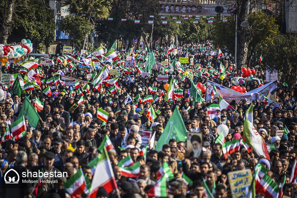 ملت ایران در ۲۲ بهمن به ملتهای دنیا درس پایداری و استقلال می دهند