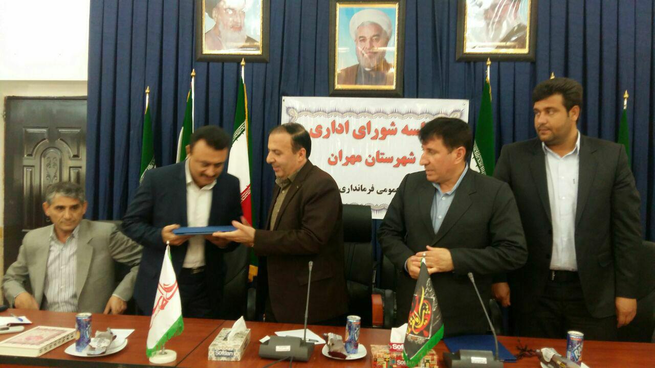 فرماندار، صدای مردم و در کنار مردم باشد 