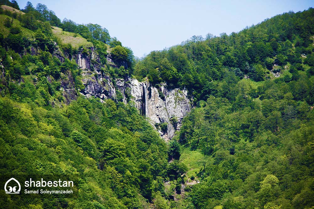 آبشار لاتون؛ شور حضور گردشگران