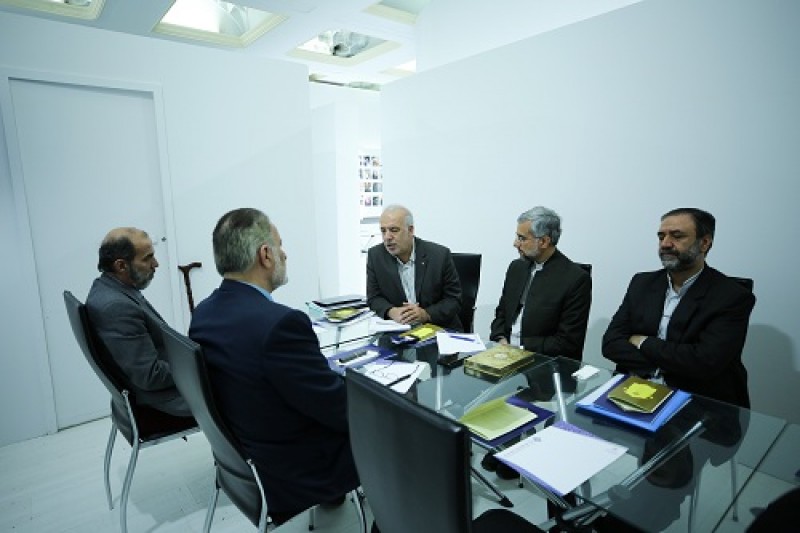 تجلیل از خادمان قرآنی در اواسط ماه رمضان در نمایشگاه قرآن