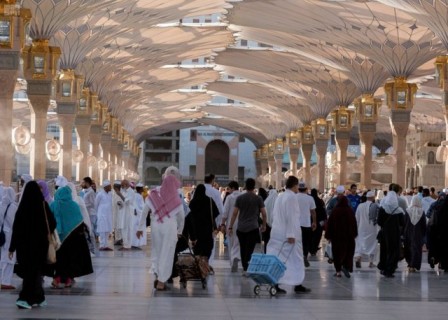 تصاویری از وداع زائران «مسجدالنبی (ص)» با ماه رمضان