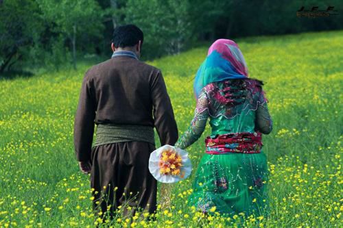 کمک به ازدواج ۲۵۰۰ جوان نیازمند کردستانی