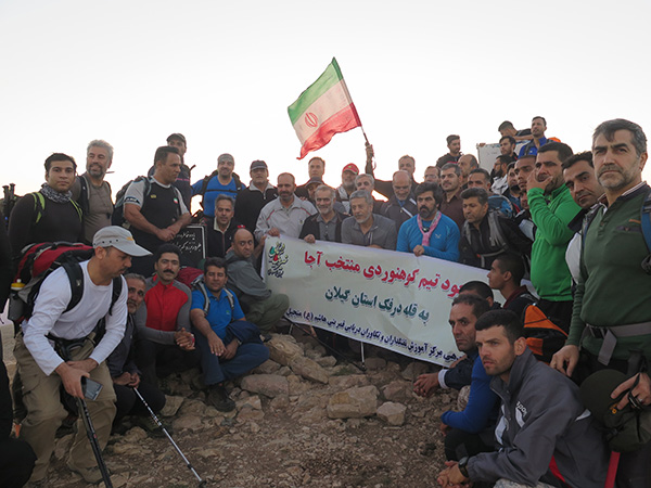 صعود کوهنوردان منتخب ارتش جمهوری اسلامی ایران به قله درفک