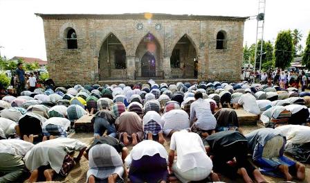 مسجدی ۴۰۰ ساله بدون گنبد و مناره در تایلند