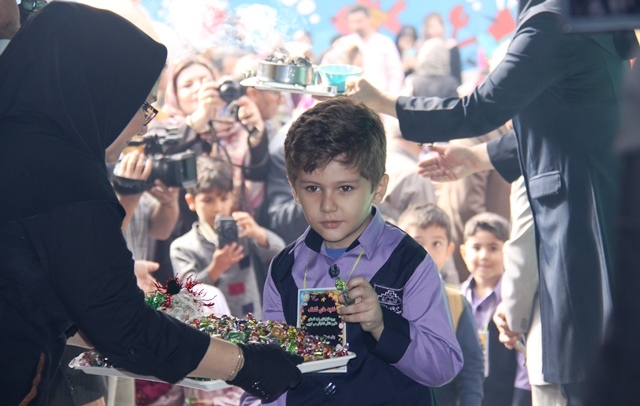 برگزاری جشن غنچه ها و شکوفه ها در ۱۹۵۰ مدرسه ابتدایی کردستان