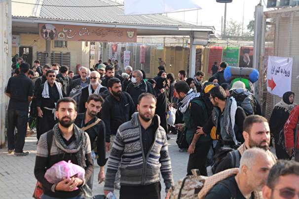 بازگشت بیش از یک‌میلیون زائر از مرز بین‌المللی مهران/ همه امکانات برای بازگشت زوار در حال آماده‌باش است