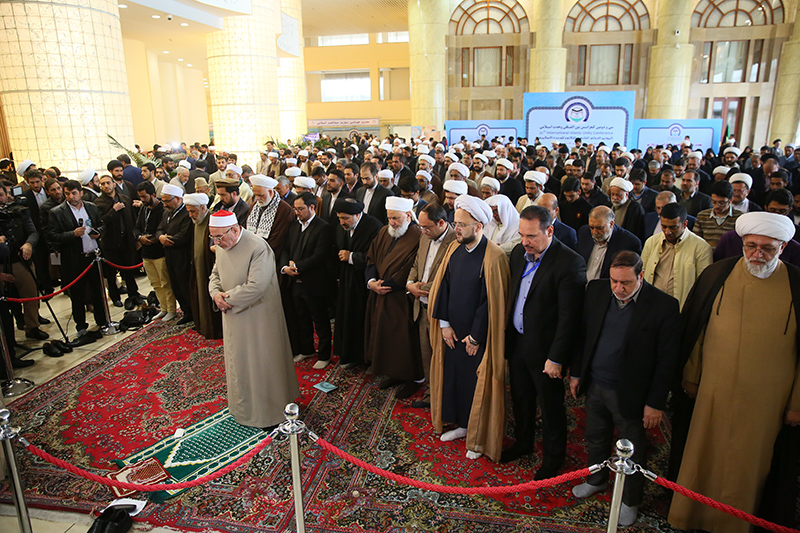 اقامه نماز وحدت در سی و دومین کنفرانس وحدت اسلامی