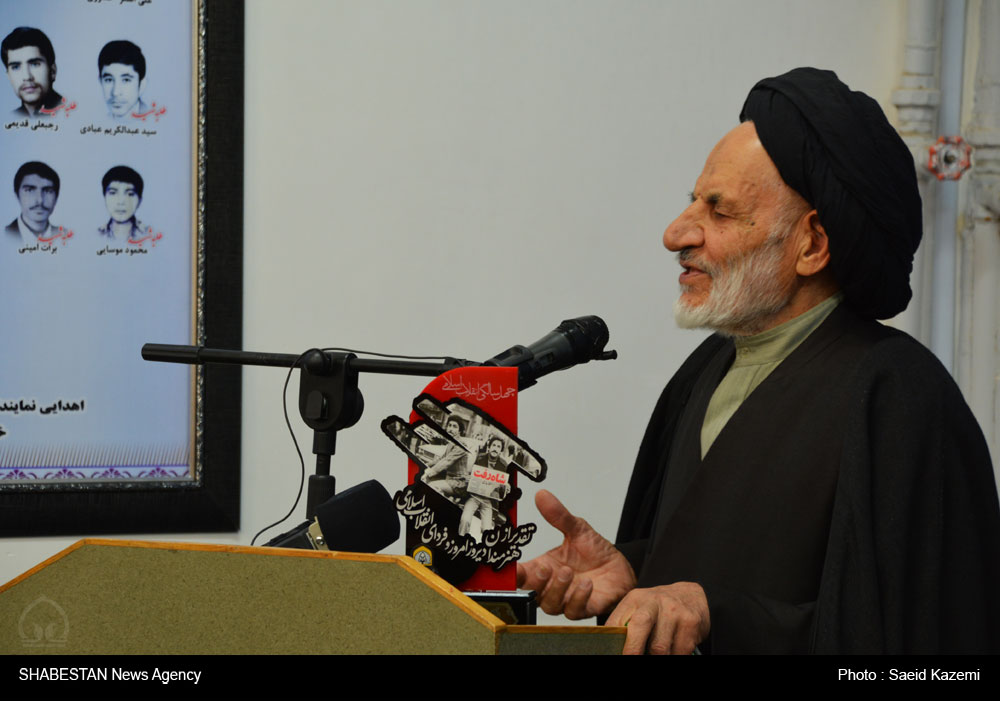 انتقاد آیت الله عبادی از تشویق شرکت هایی که حقوق معوق کارگران را نمی پردازند