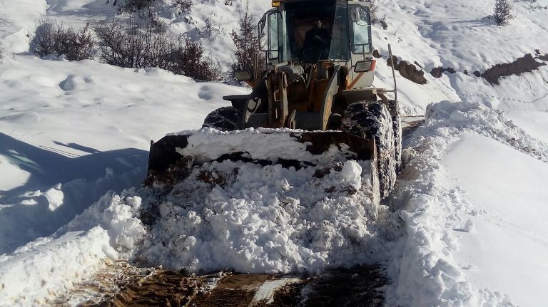 دسترسی مردم روستای زنوک خوسف با خارج روستا قطع است  