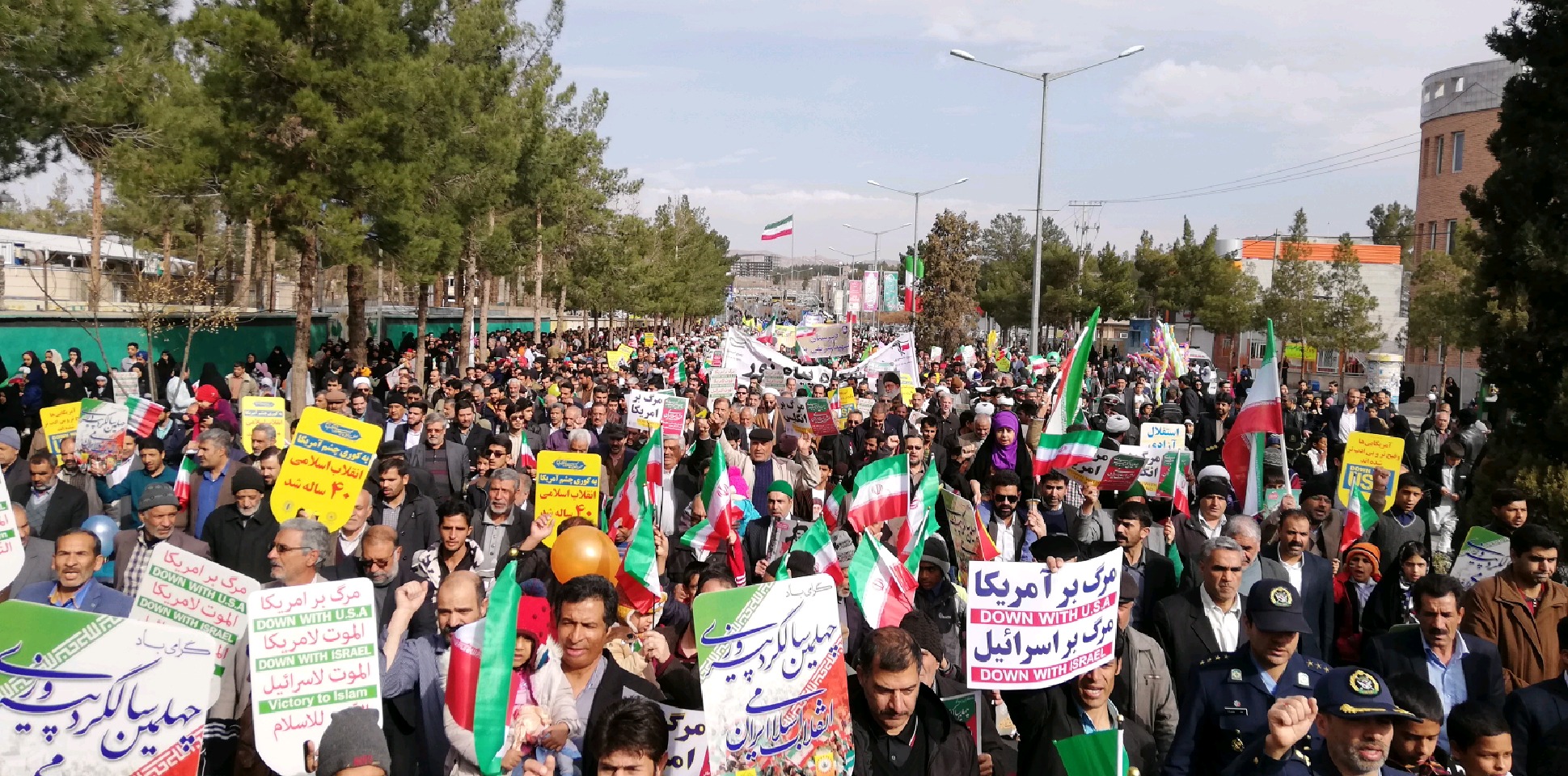 آغاز راهپیمایی  ۲۲ بهمن در قزوین / حضوری که زمستان را بهار کرد