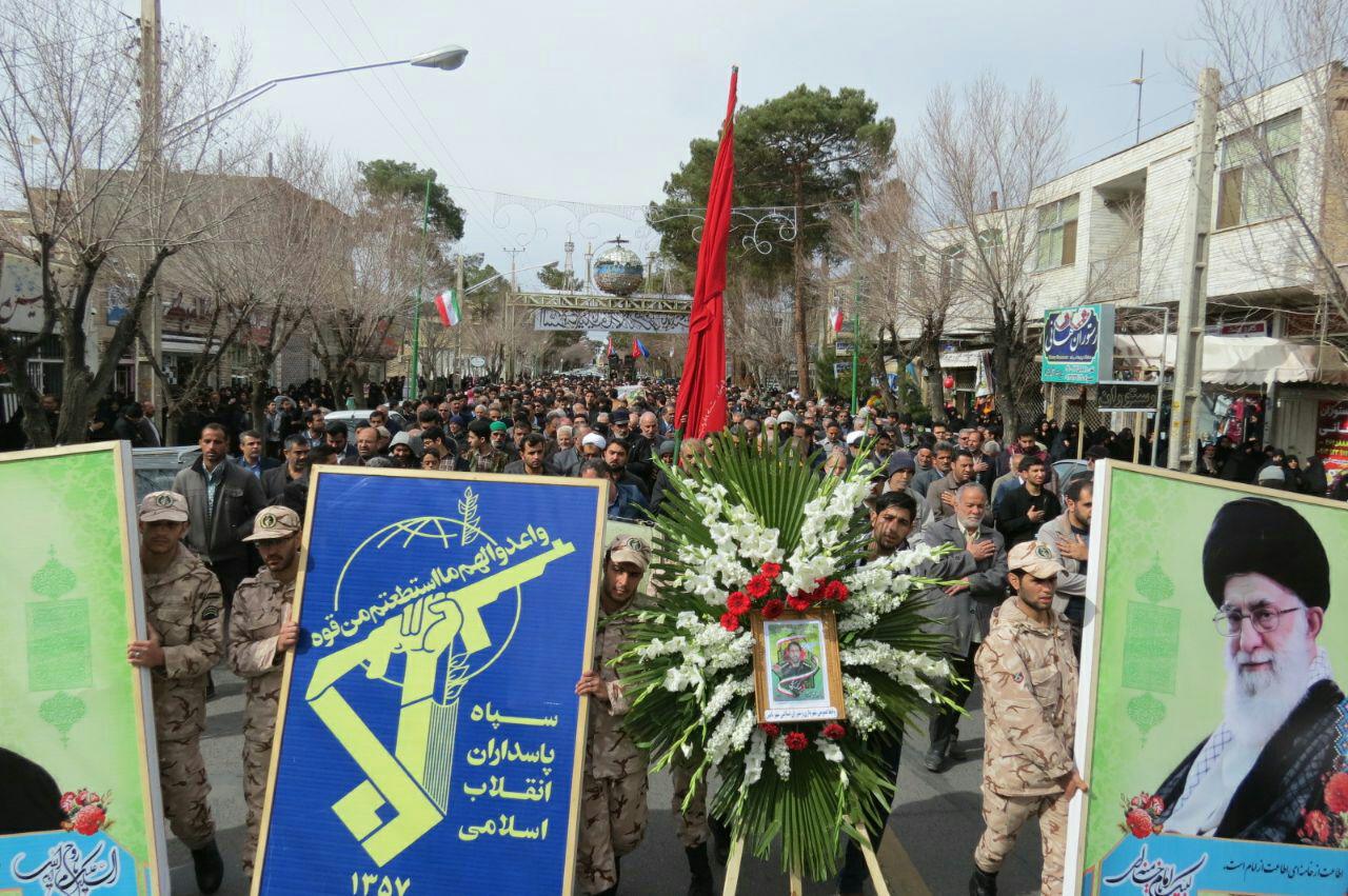 مردم نایین میزبان شهید مدافع وطن/پیکر پاک شهید «عباس کوهی» تشییع شد