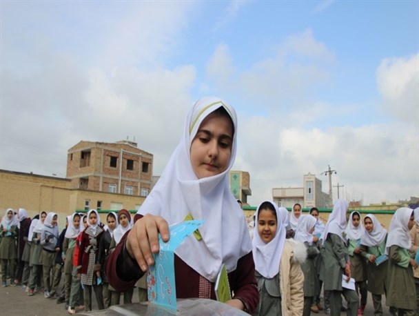 جشن نیکوکاری در ۱۵۴ مدرسه صومعه‌سرا برگزار شد