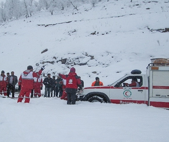 محورهای کوهستانی استان سمنان با بارش برف و کولاک همراه است