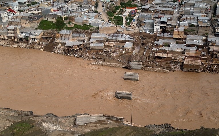  اعزام دانشجویان جهادگر دانشگاه سمنان به مناطق سیل زده لرستان