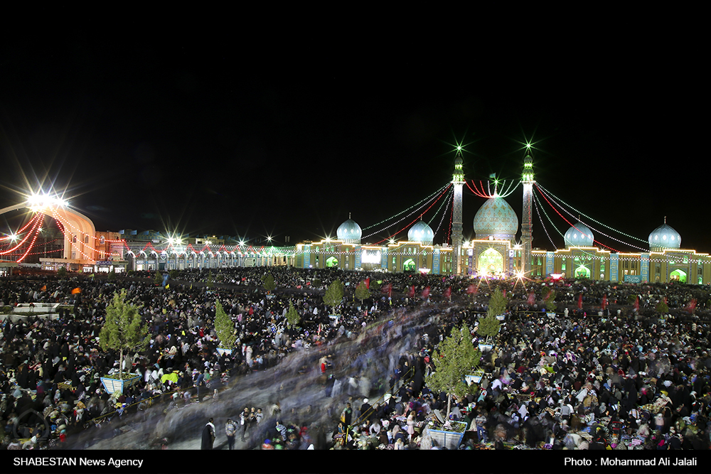 جشن نیمه شعبان در مسجد مقدس جمکران برگزار شد/تجلیل از شیخ عیسی قاسم به عنوان مهدی یاور