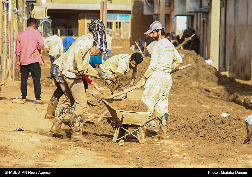 پرداخت کمک بلاعوض به سیل زدگان لرستان