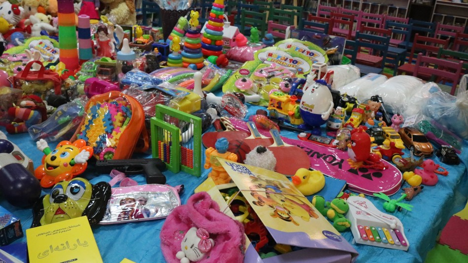 ارسال بیش از یک هزار و ۵۰۰ قطعه اسباب بازی برای کودکان نیازمند جنوب استان کرمان  