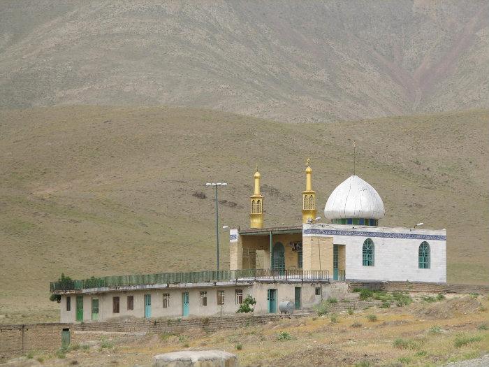 امامزاده حمزه مشهور به «شاهزاده حمزه» در روستای سوارآباد اراک