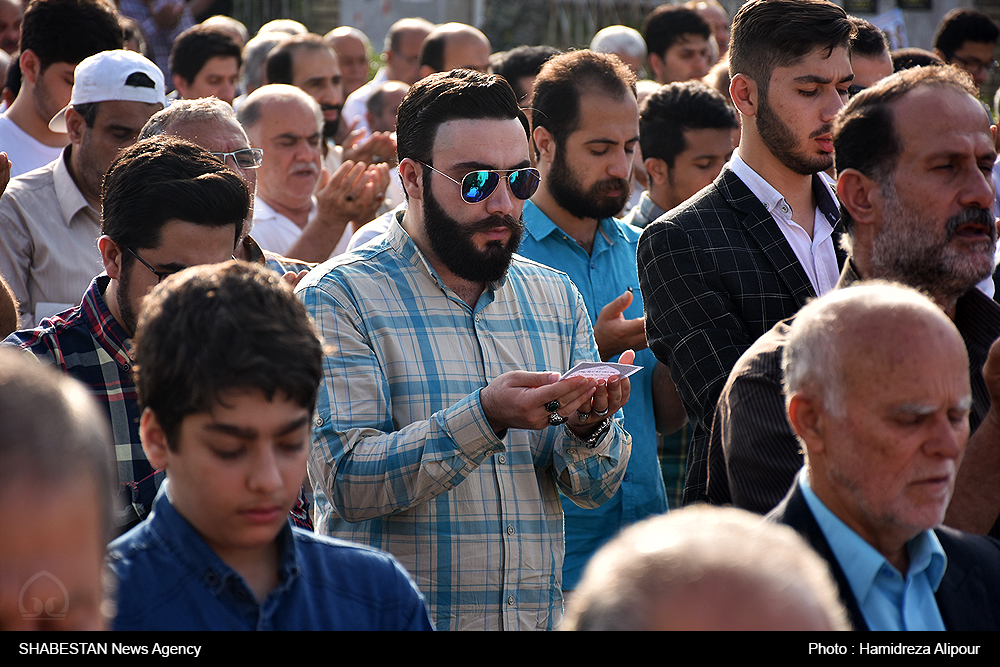 مساجد انزلی میزبان نمازگزاران عید فطر است  