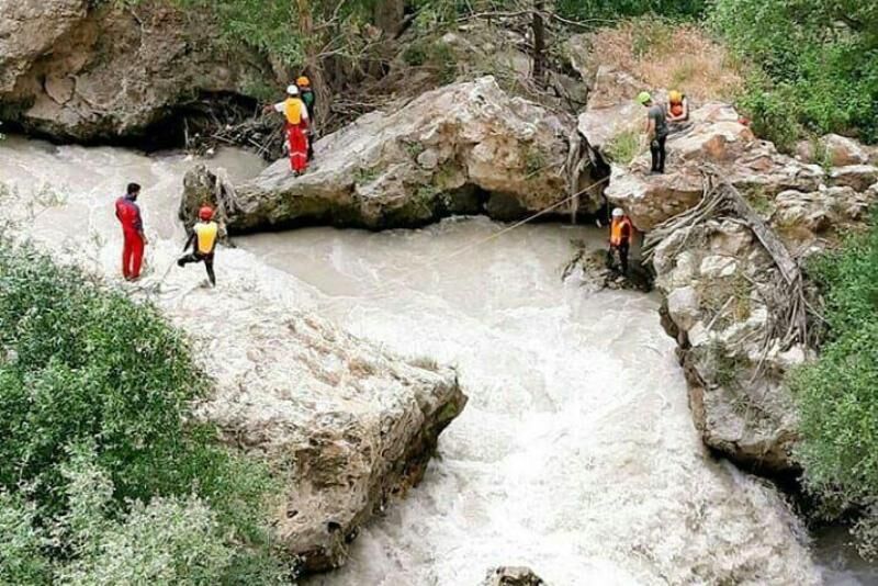 بی توجهی به هشدارهای ایمنی حادثه آفرید/ غرق شدن ۴ نفر در رودخانه کرج