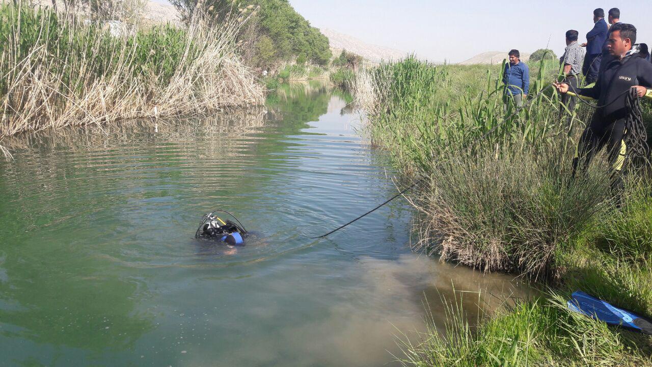 مادر فداکار دهلرانی برای نجات پسرش غرق شد