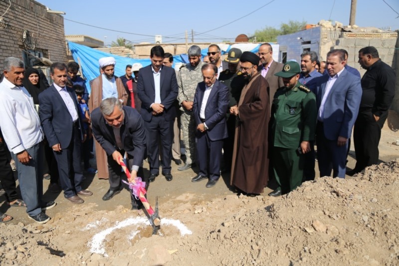 کلنگ احداث ۴۰ واحد مسکونی مددجویان آسیب دیده از سیل خوزستان به زمین زده شد