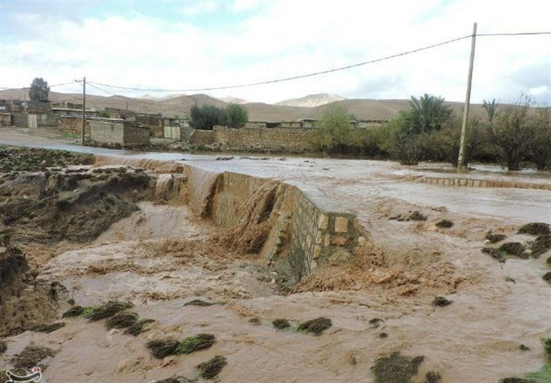 سیلاب ۲۱ راه روستایی جنوب کرمان را مسدود کرد