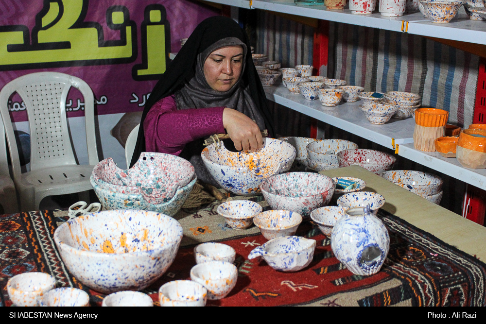 نهمین نمایشگاه سراسری صنایع دستی و نخستین جشنواره موسیقی اقوام افتتاح شد