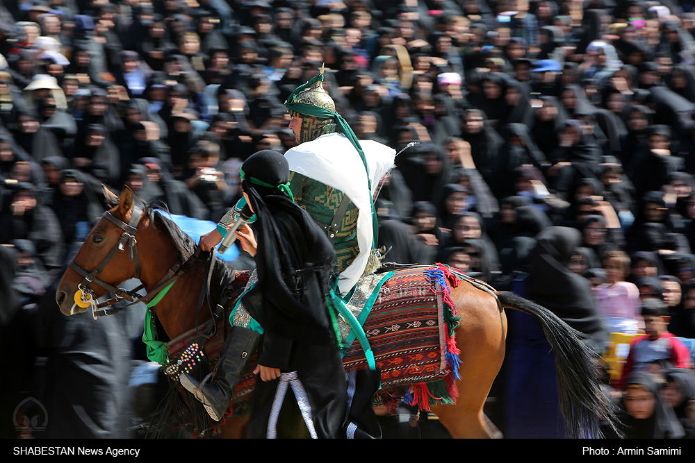 کلیپ / بزرگترین مراسم تعزیه خوانی کشور در روستای فدیشه نیشابور 