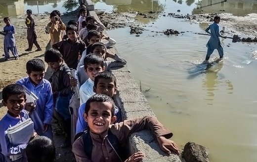  ماه مهر در مناطق سیل‎ زده گلستان / «آب» و «نان» کلاس اولی ‎ها با سیل از بین رفت  