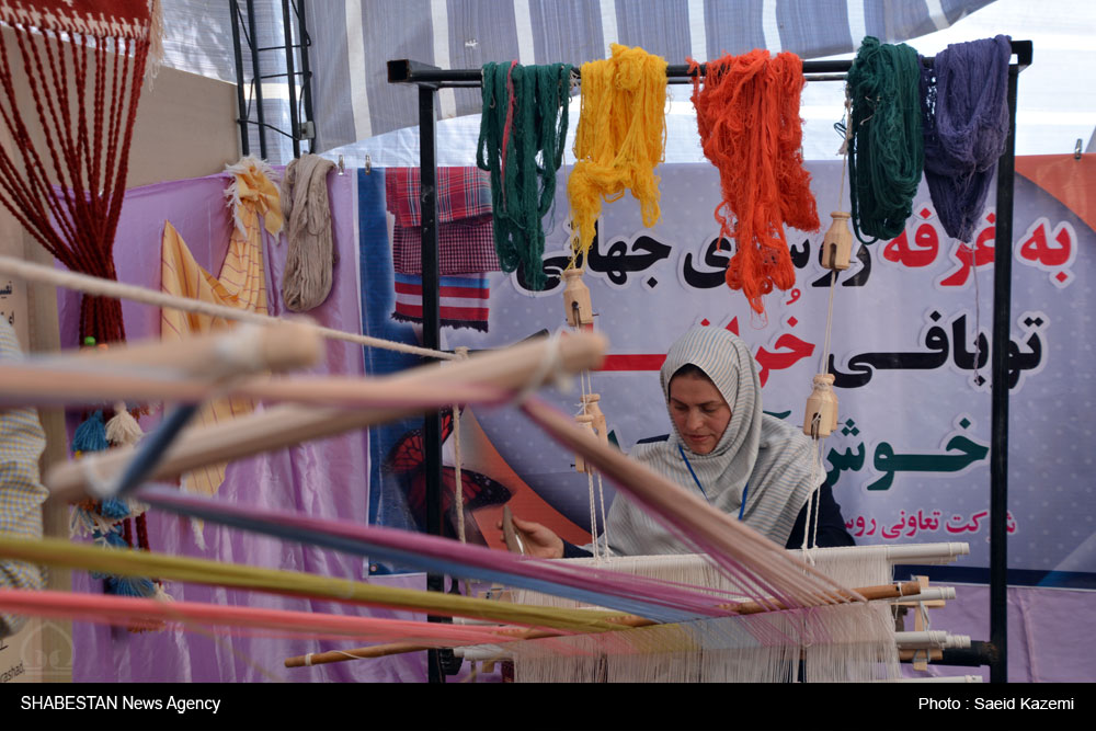 برپایی نمایشگاه توانمندی های روستایی و عشایری در اردستان