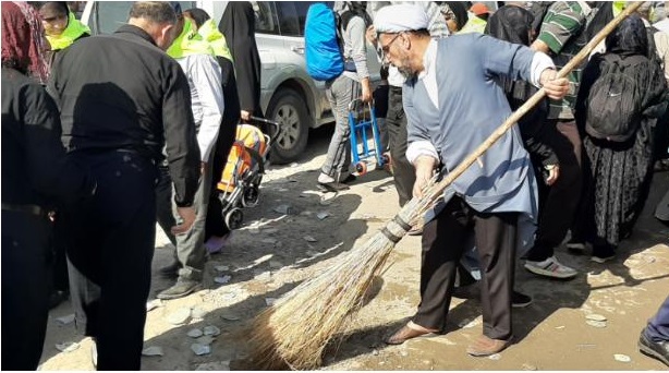 جاروکشی عشق در مسیر زائران اربعین  