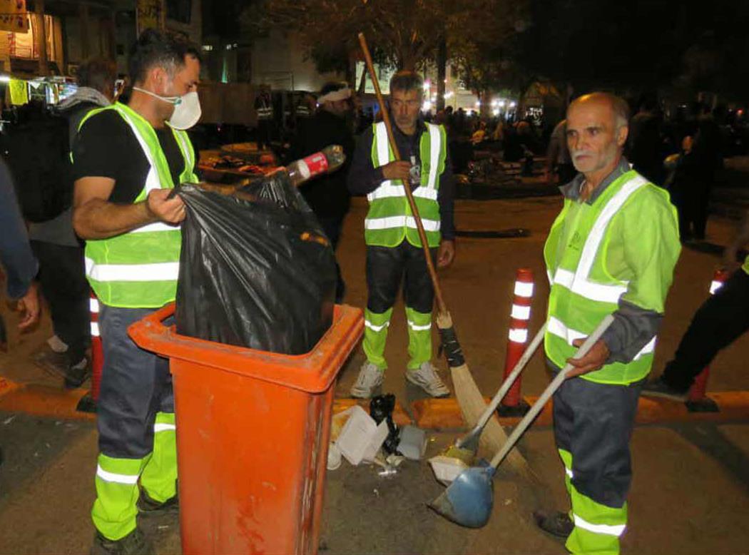 جمع آوری ۶۰ تن زباله توسط پاکبانان کاشانی در معابر کربلا 