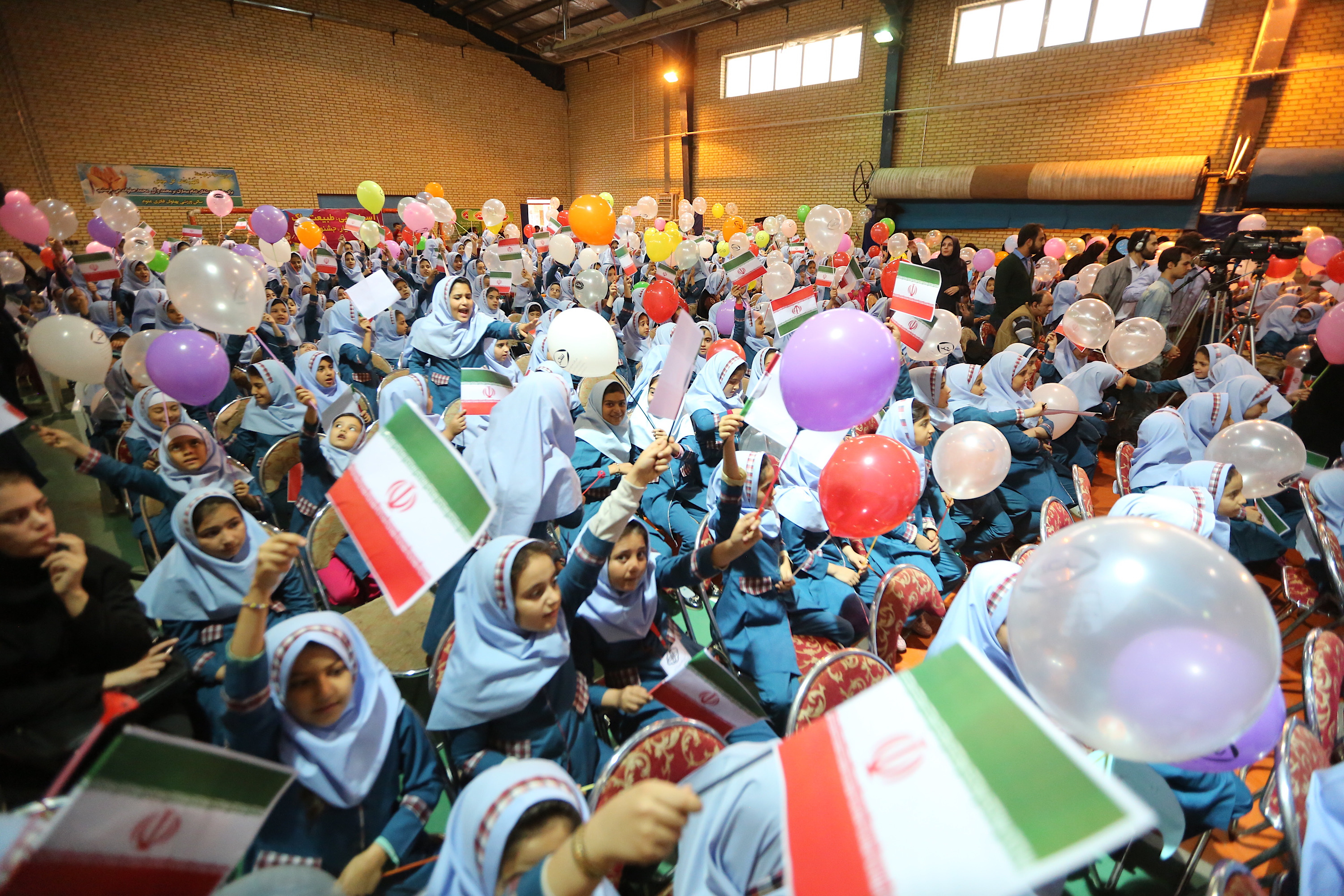 پوستر جشنواره بین المللی تئاتر کودک و نوجوان در همدان رونمایی شد