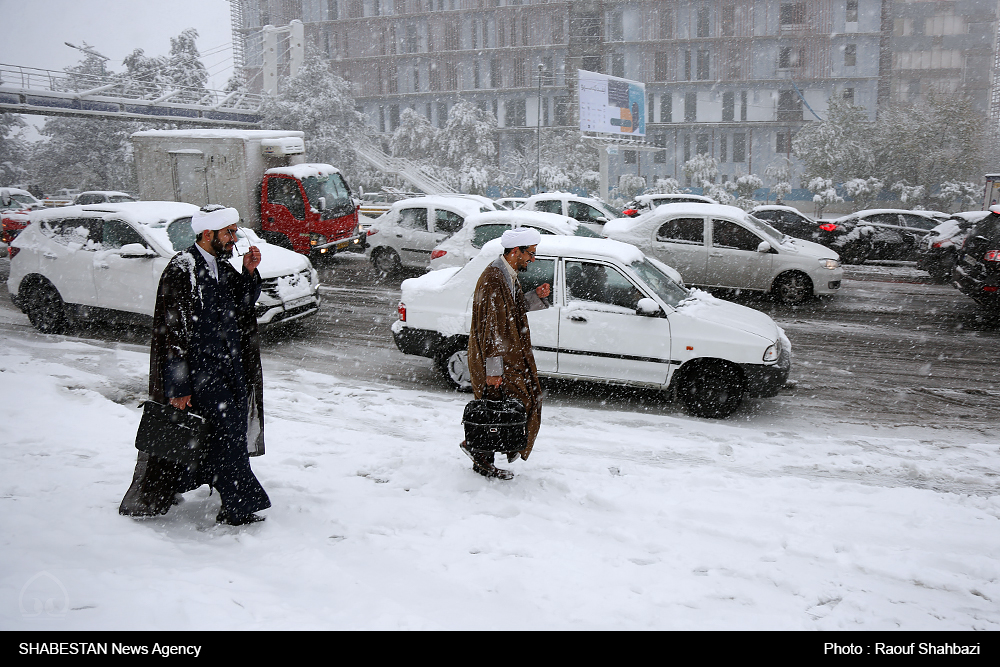 بارش برف و لغزندگی جاده‌های استان البرز 