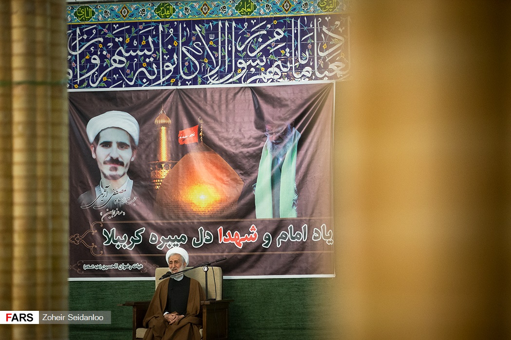 مراسم درگذشت حجت‌الاسلام آژینی در در مسجد امام علی (ع) شهران برگزار شد