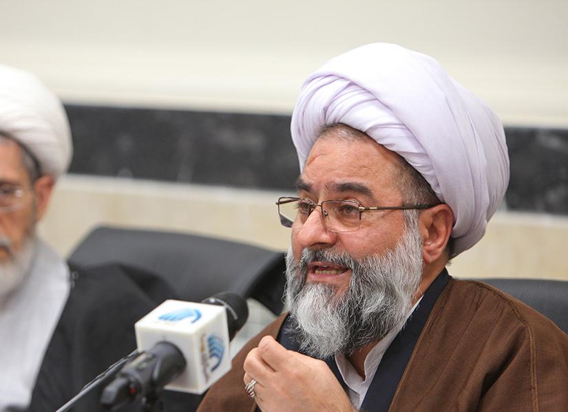 اخلاق و معنویت دو بال تعالی جامعه است