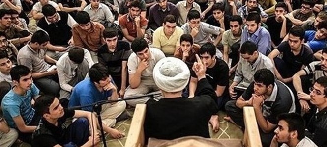  امام جماعت، حکومتی نیست که نصب و عزل شود