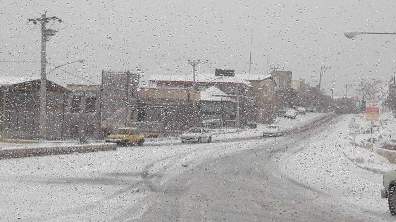 بارش برف در تهران/ موج جدید بارش ها ۳۰ دی آغاز می شود