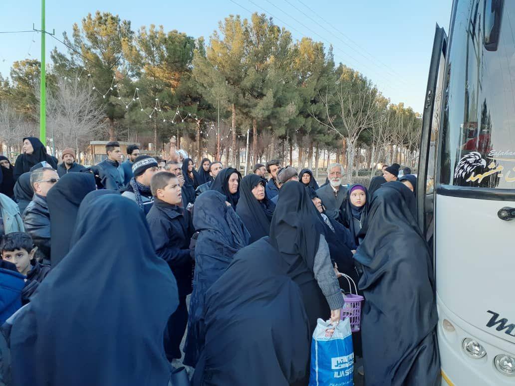 ۱۱۰۰ برگزیده فرهنگی مذهبی و قرآنی آران و بیدگل به مشهد مقدس اعزام شدند