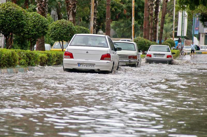 باران شدید در برخی از شهرهای هرمزگان/مناطق سیل زده همچنان در بحران