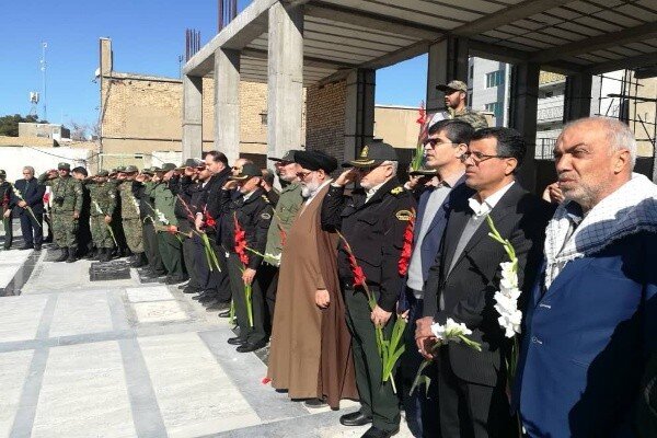  مزار شهدا در ورامین گلباران شد