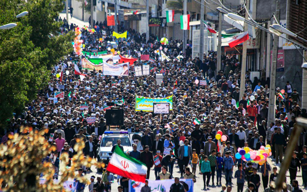 حماسه عزت و اقتدار لارستانی‌ها در جشن چهل‌ویک سالگی انقلاب